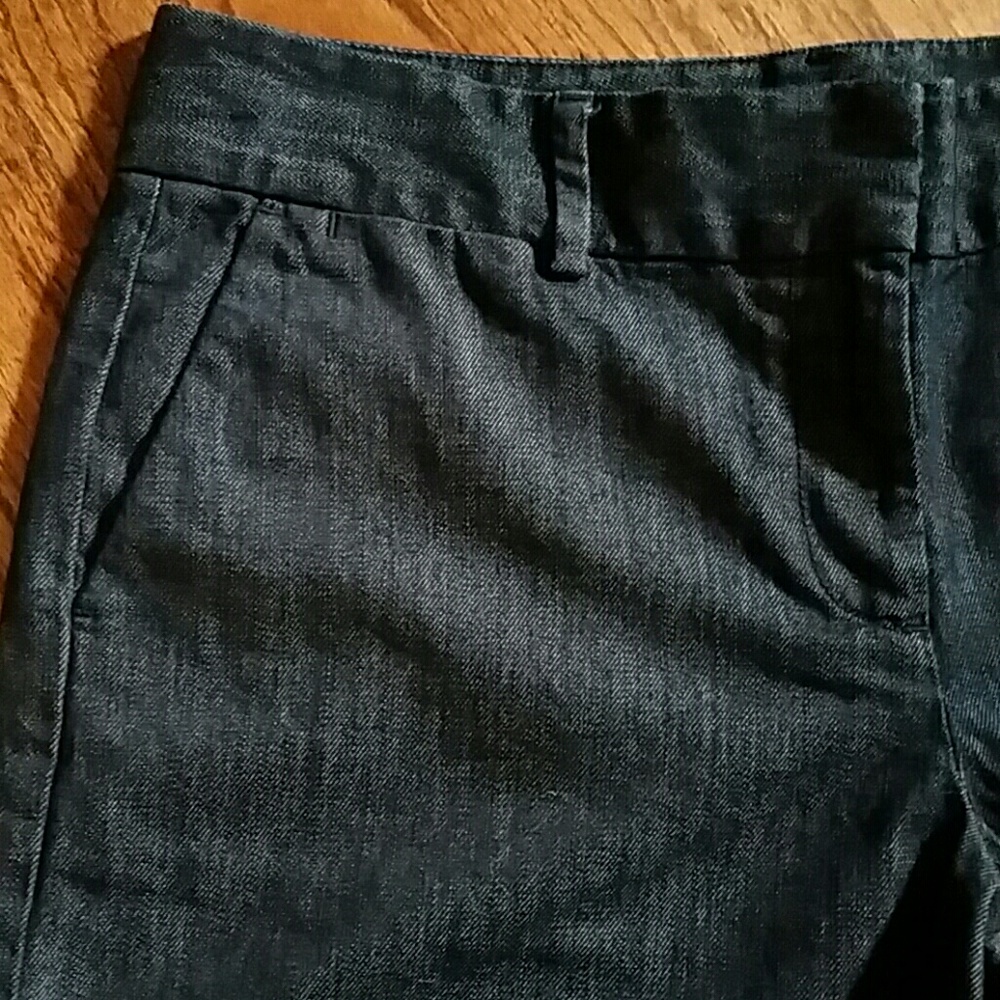 Loft Size 6 Dark Wash Lightweight Denim Belt Loops Jean Shorts - Picture 2 of 6